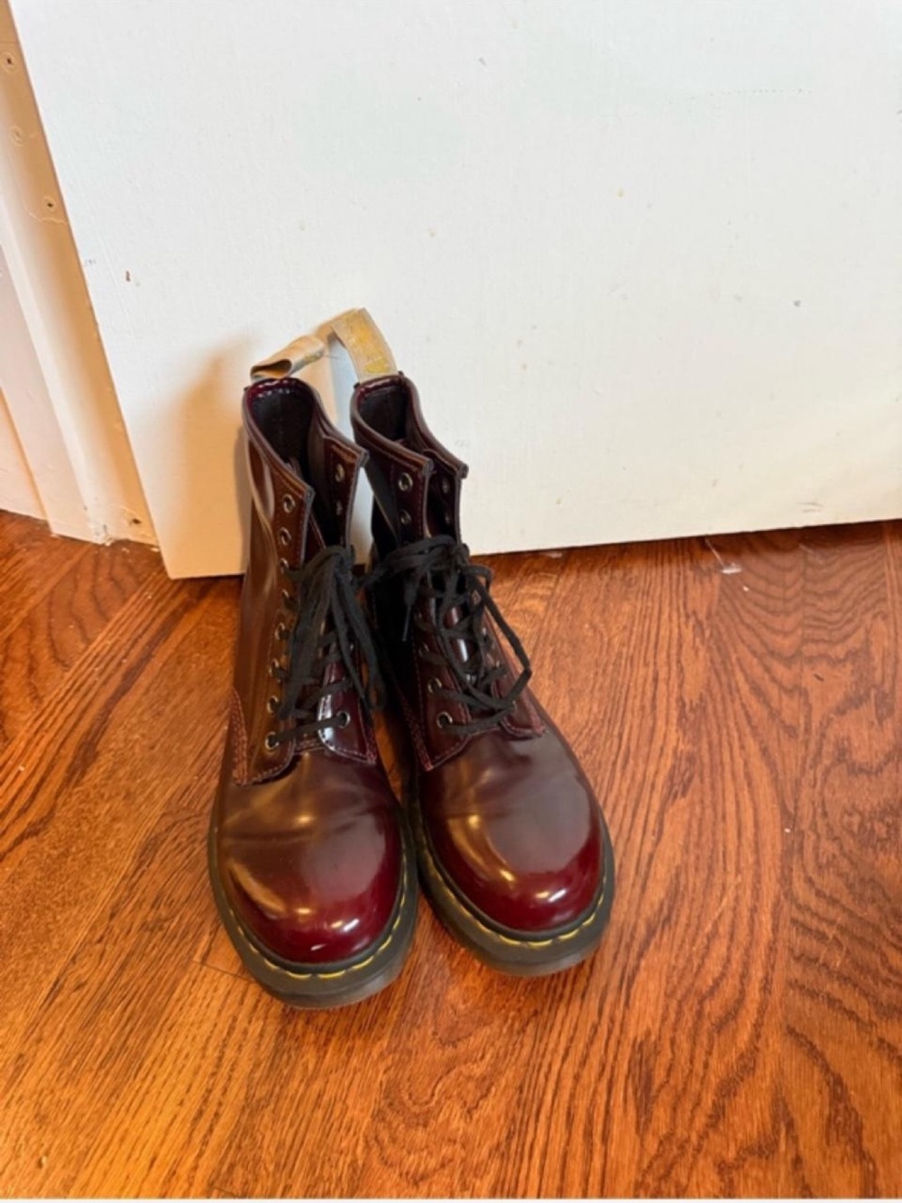 Dr. Martens
1460 oxblood red lace up boots size women's 8
Faux leather - Picture 2 of 8